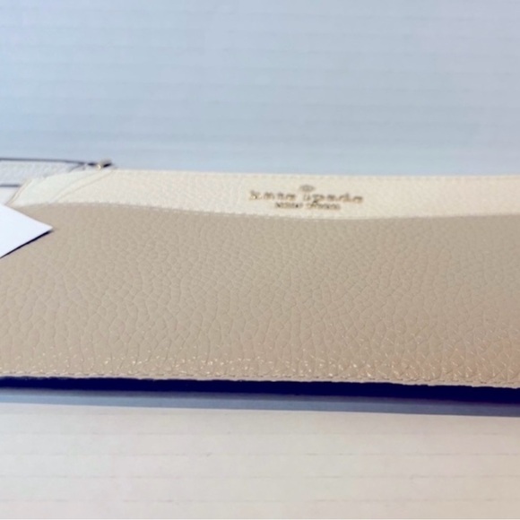 Kate Spade Lucy Color block Pebbled Leather Medium L Zip Wristlet